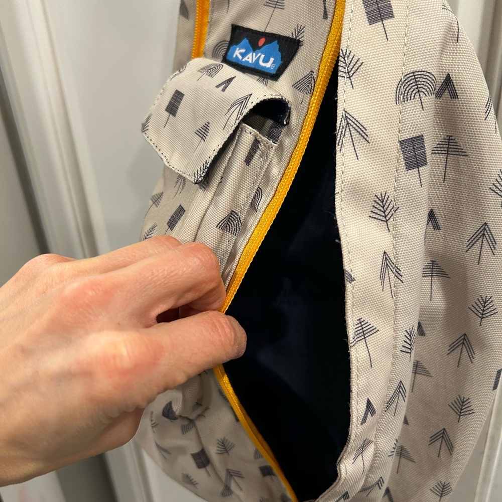 KAVU Beige Sling Bag with Black and Orange Details - Picture 4 of 6